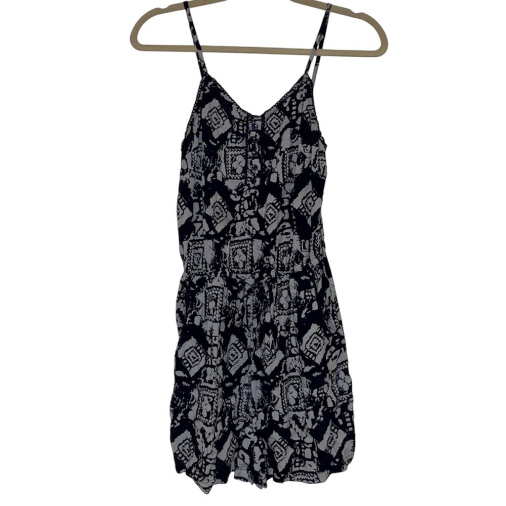 UP by Ultra Pink Navy Patterned Button Up Tie Romper Sz XS